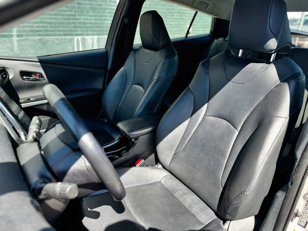 Used 2017 Toyota Prius Prime Premium w/ Preferred Accessory Package FWD image 39
