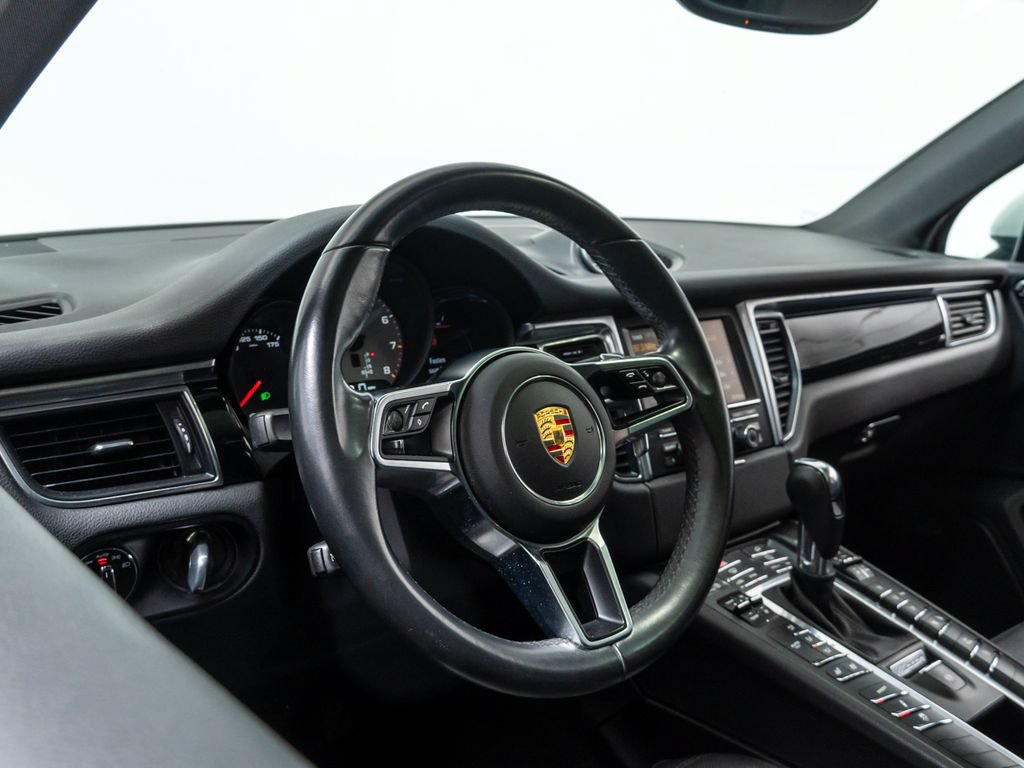 Used 2015 Porsche Macan S AWD/4WD image 4