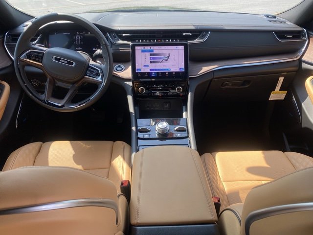New 2025 Jeep Grand Cherokee Summit image 37