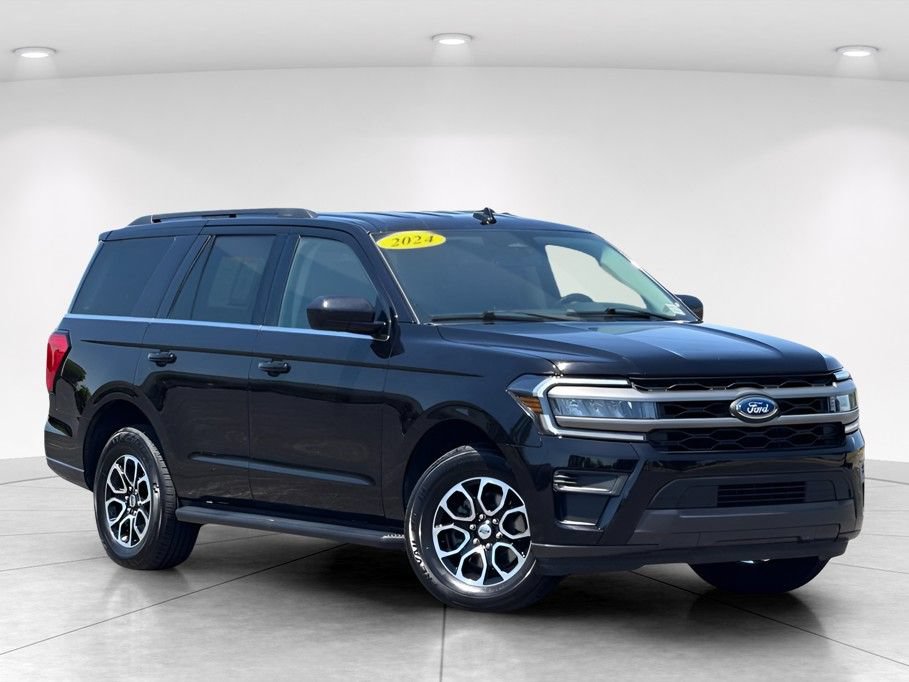 Used 2024 Ford Expedition XLT AWD/4WD image 2