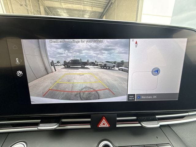 Used 2024 Hyundai Elantra SEL FWD image 17