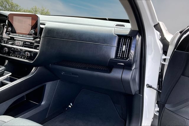 Certified 2024 Nissan Pathfinder SV FWD image 25