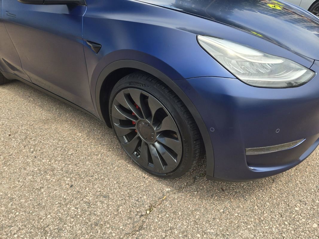 Used 2020 Tesla Model Y Long Range image 12