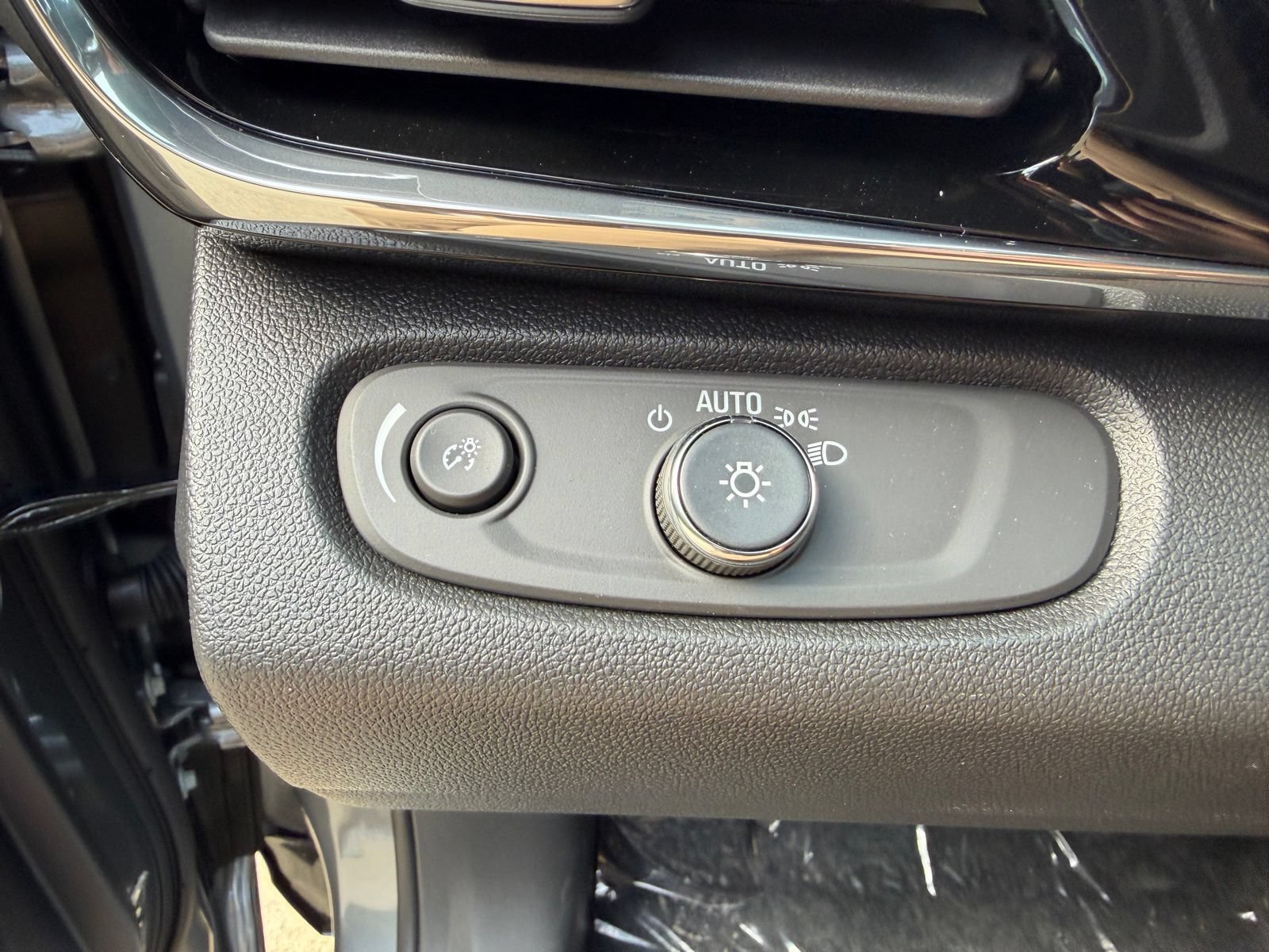 New 2026 Buick Envista Sport Touring w/ Convenience I Package FWD image 12