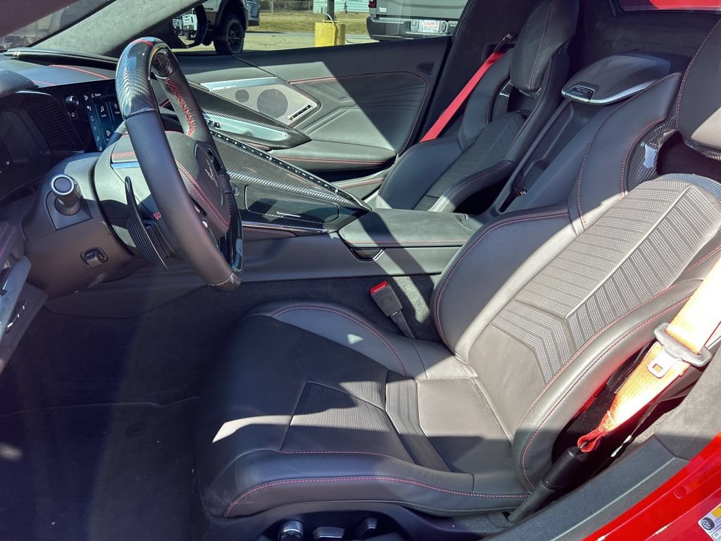 Used 2024 Chevrolet Corvette Z06 RWD image 6