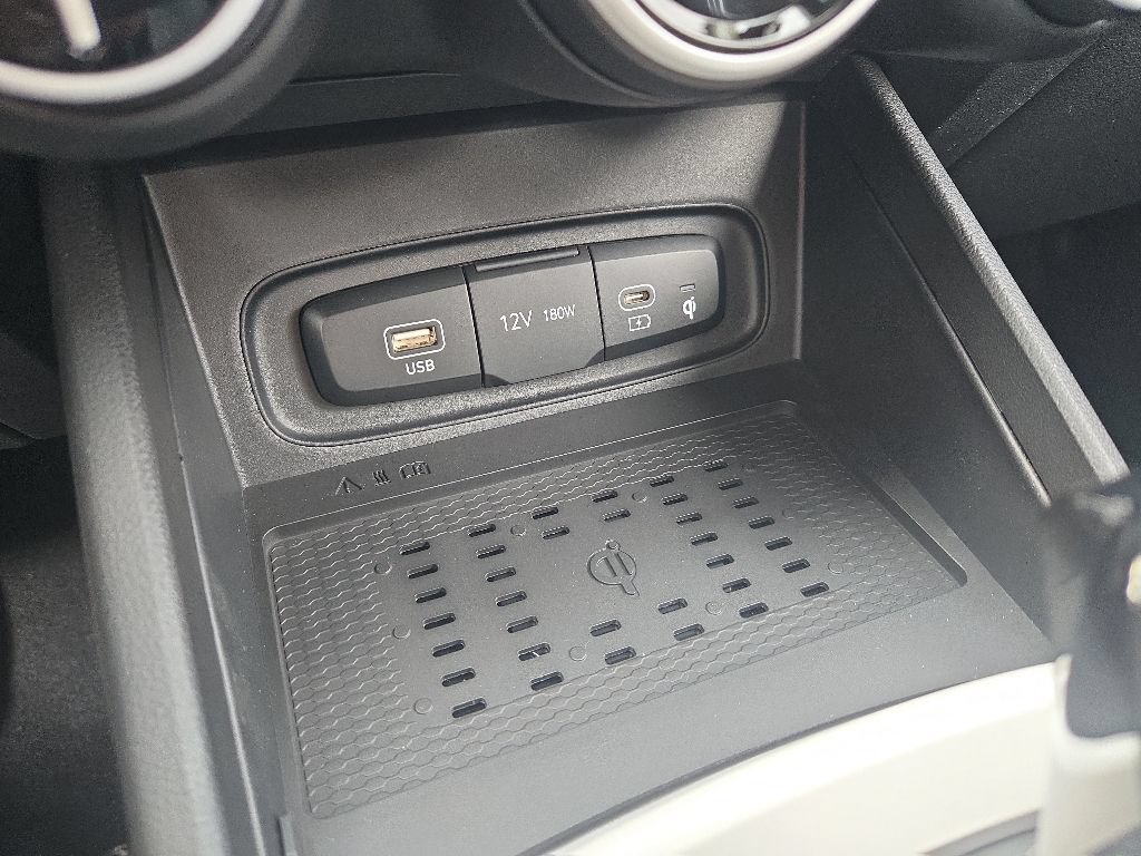 New 2026 Hyundai Venue SEL FWD image 42