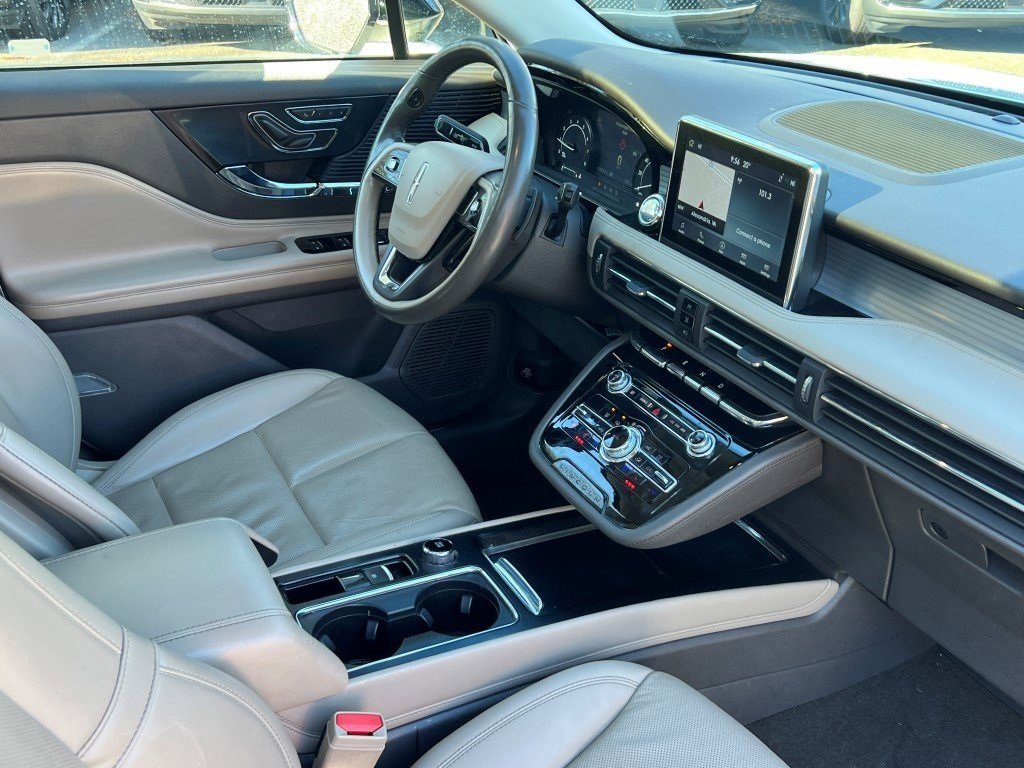 Used 2022 Lincoln Corsair AWD w/ Premium Package image 12