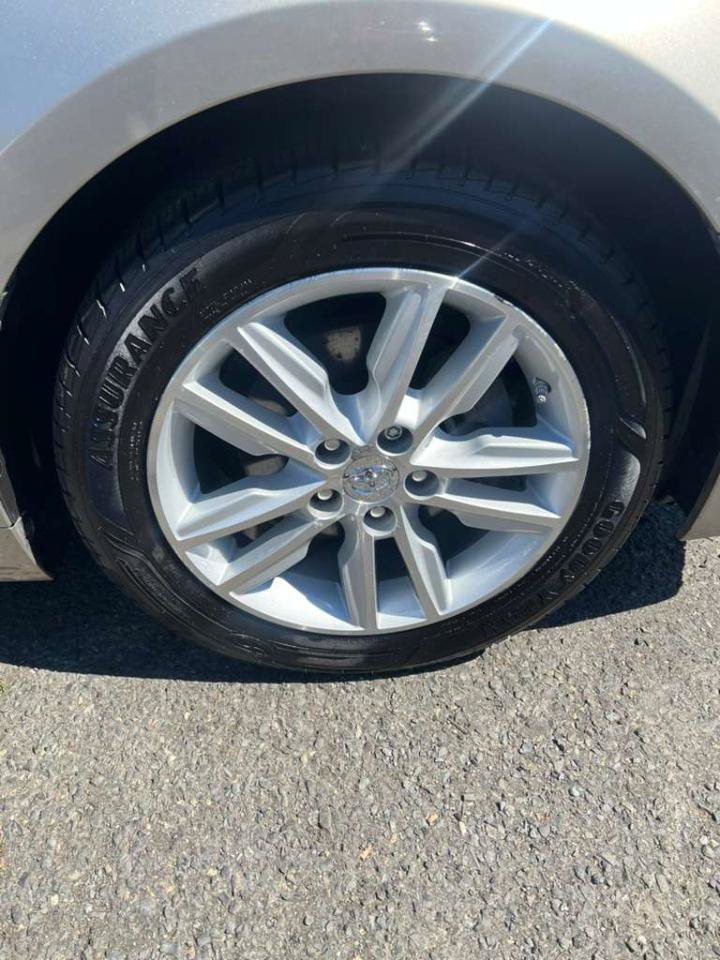 Used 2015 Toyota Avalon XLE FWD image 15