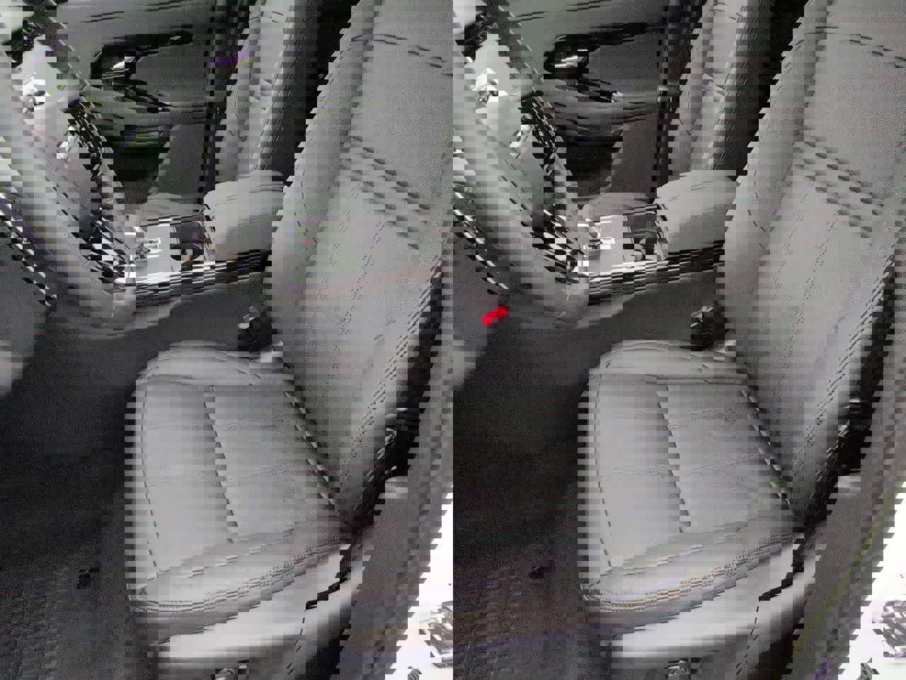 New 2026 Land Rover Range Rover Evoque S image 16