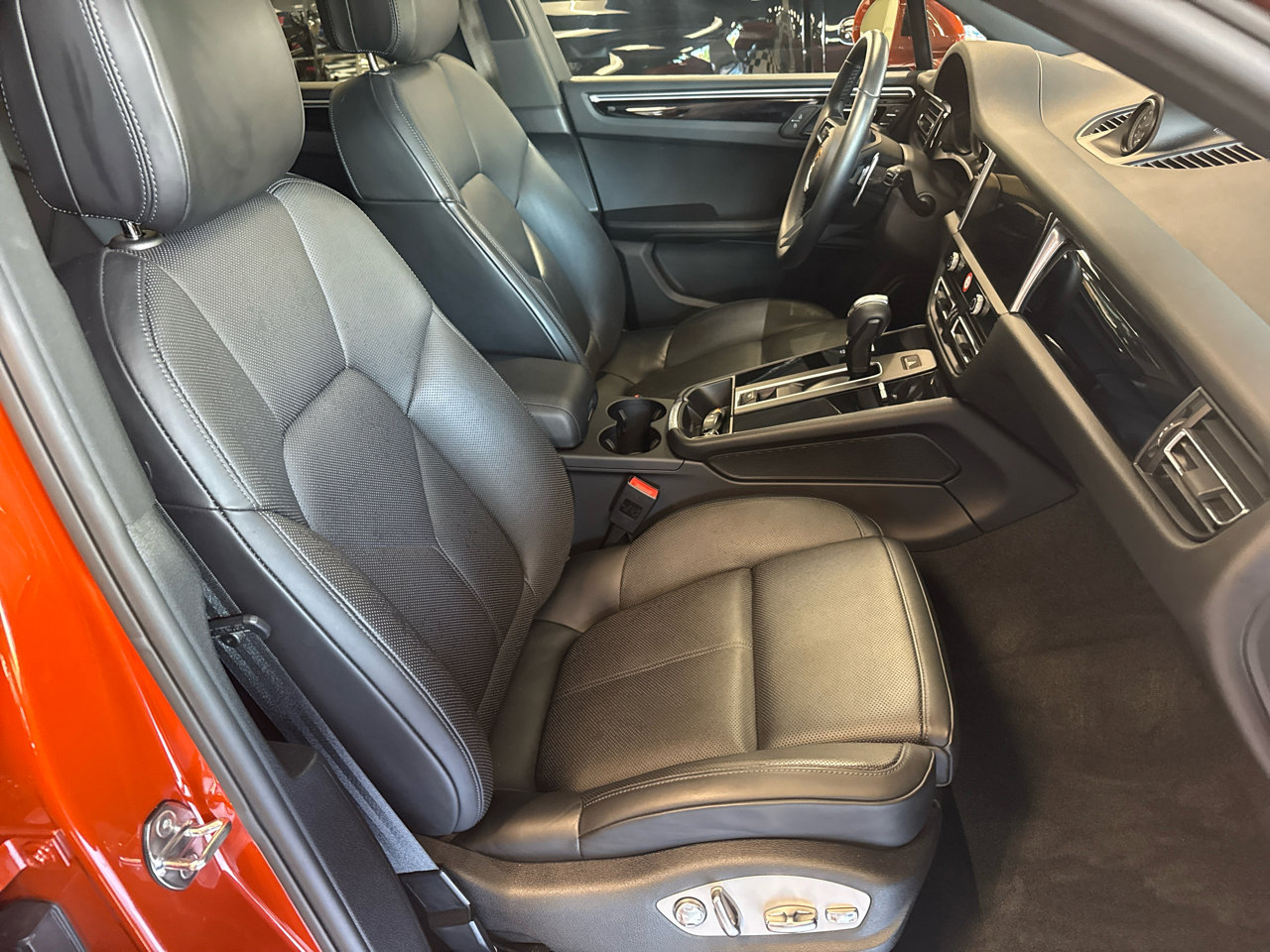 Used 2022 Porsche Macan Base image 22