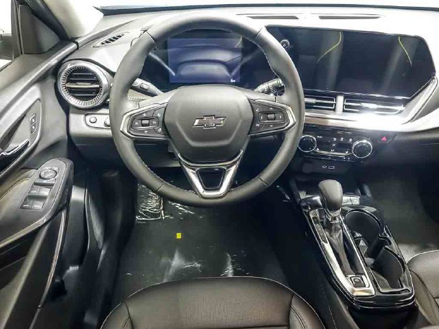 New 2026 Chevrolet Trax ACTIV w/ Sunroof Package FWD image 13
