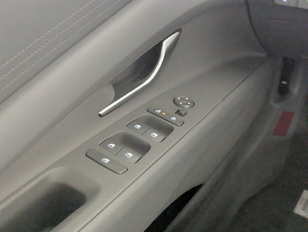 New 2026 Hyundai Elantra SE FWD image 15