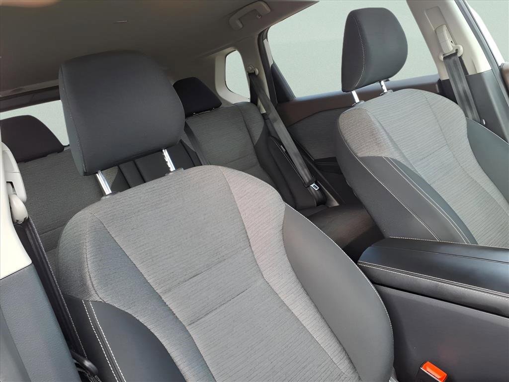 Used 2023 Nissan Rogue SV image 16