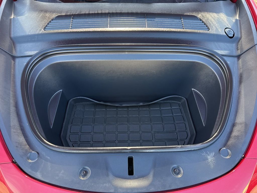 Used 2022 Tesla Model Y Long Range image 33