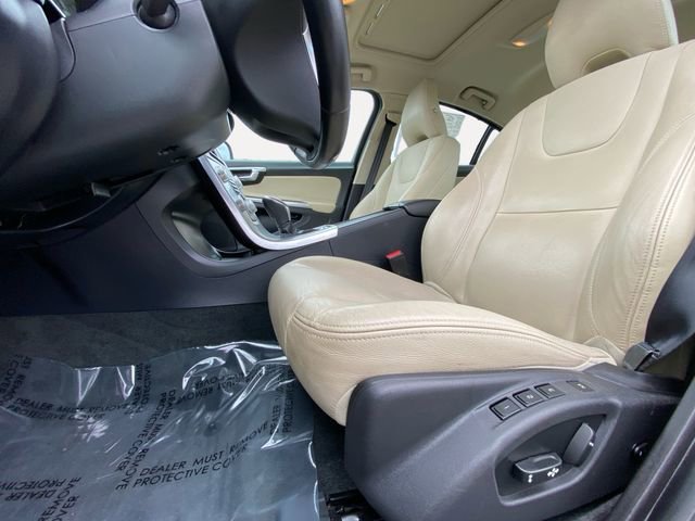 Used 2018 Volvo S60 T5 Inscription image 9