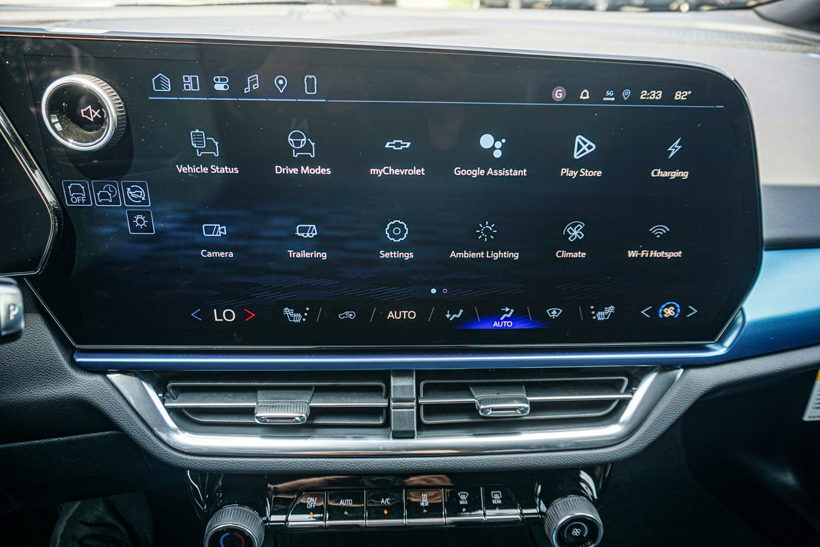 New 2026 Chevrolet Equinox EV LT FWD image 32