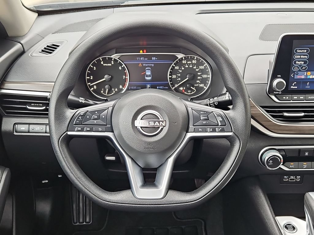 Used 2025 Nissan Altima 2.5 SV FWD image 23