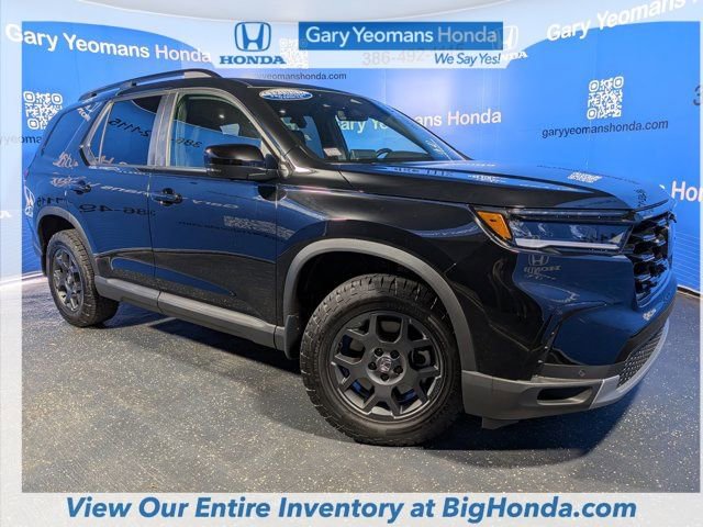 Used 2025 Honda Pilot TrailSport image 5