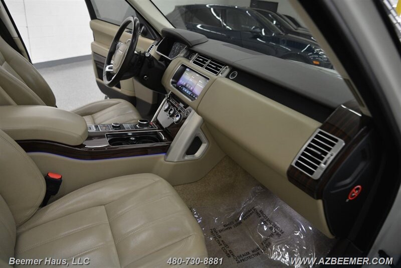 Used 2017 Land Rover Range Rover HSE image 25
