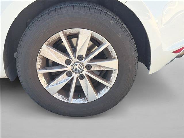 Used 2015 Volkswagen Golf S FWD image 15