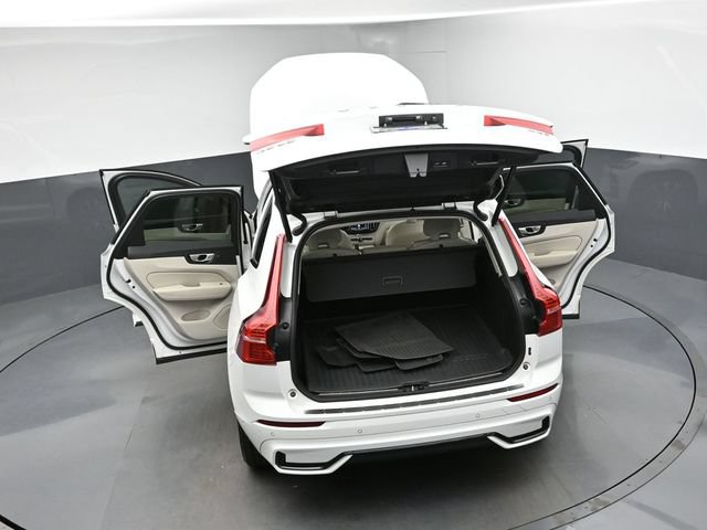 Used 2024 Volvo XC60 B5 Plus w/ Protection Package Premier AWD/4WD image 43
