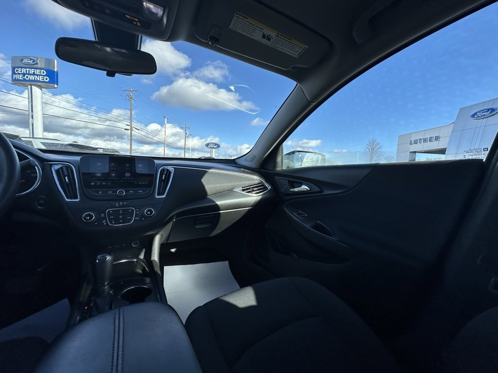 Used 2020 Chevrolet Malibu LT image 14