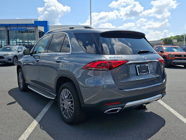Used 2021 Mercedes-Benz GLE 350 4MATIC image 4