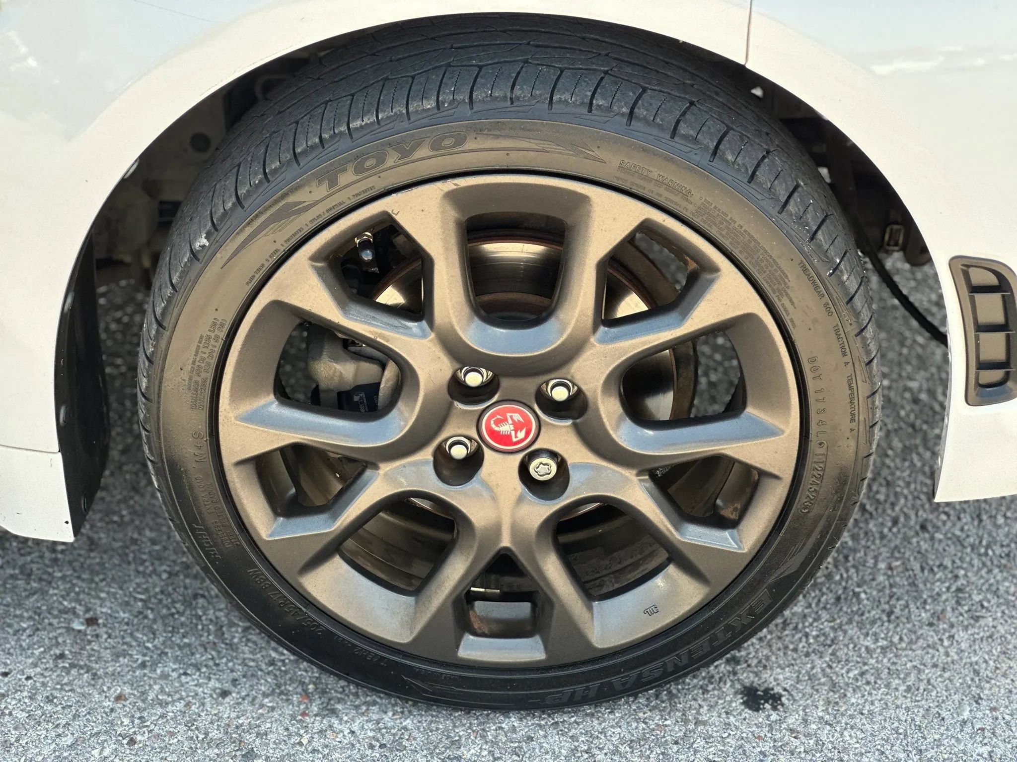 Used 2018 FIAT 124 Spider Abarth w/ Convenience Group RWD image 28