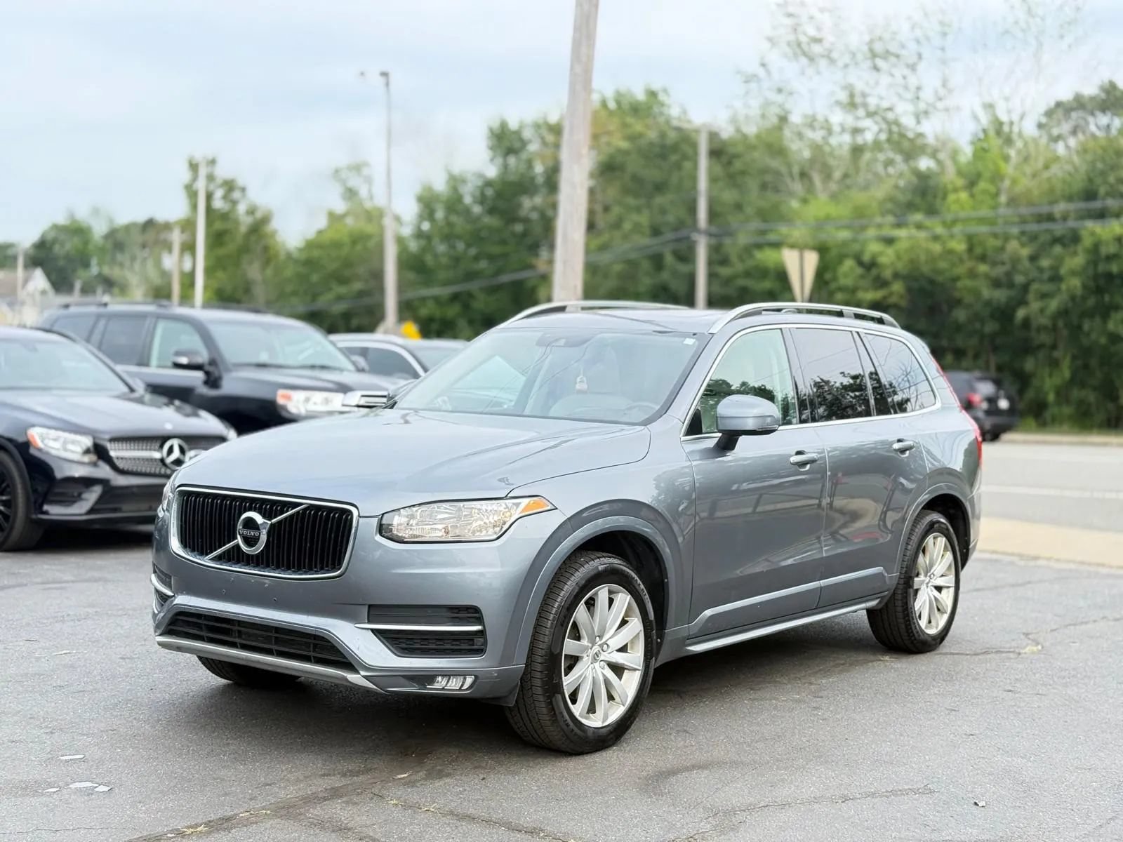 Used 2016 Volvo XC90 T6 Momentum AWD/4WD image 6