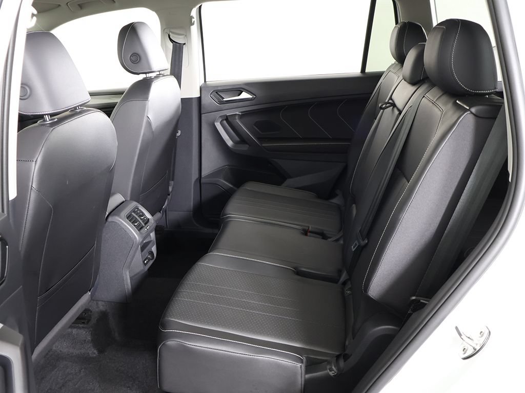 Used 2024 Volkswagen Tiguan SE FWD image 36