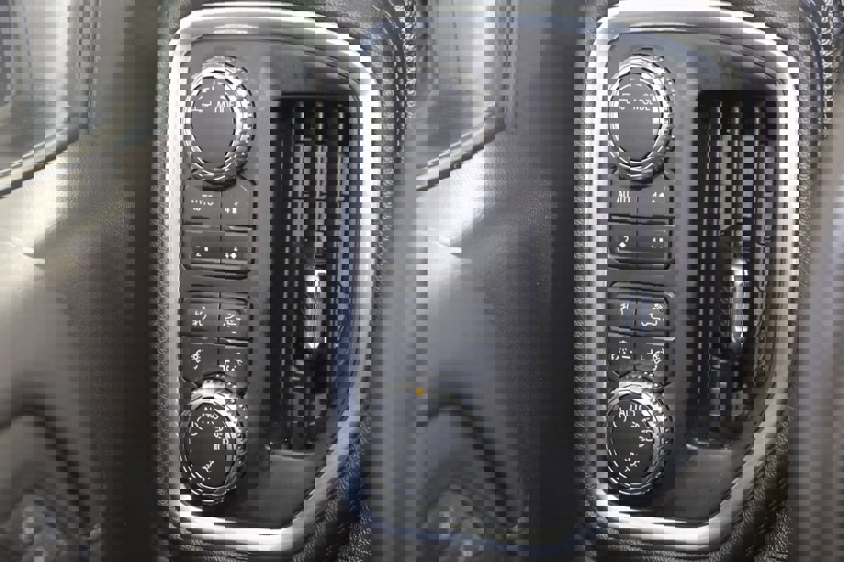 Used 2020 GMC Sierra 1500 Elevation w/ Elevation Value Package image 25