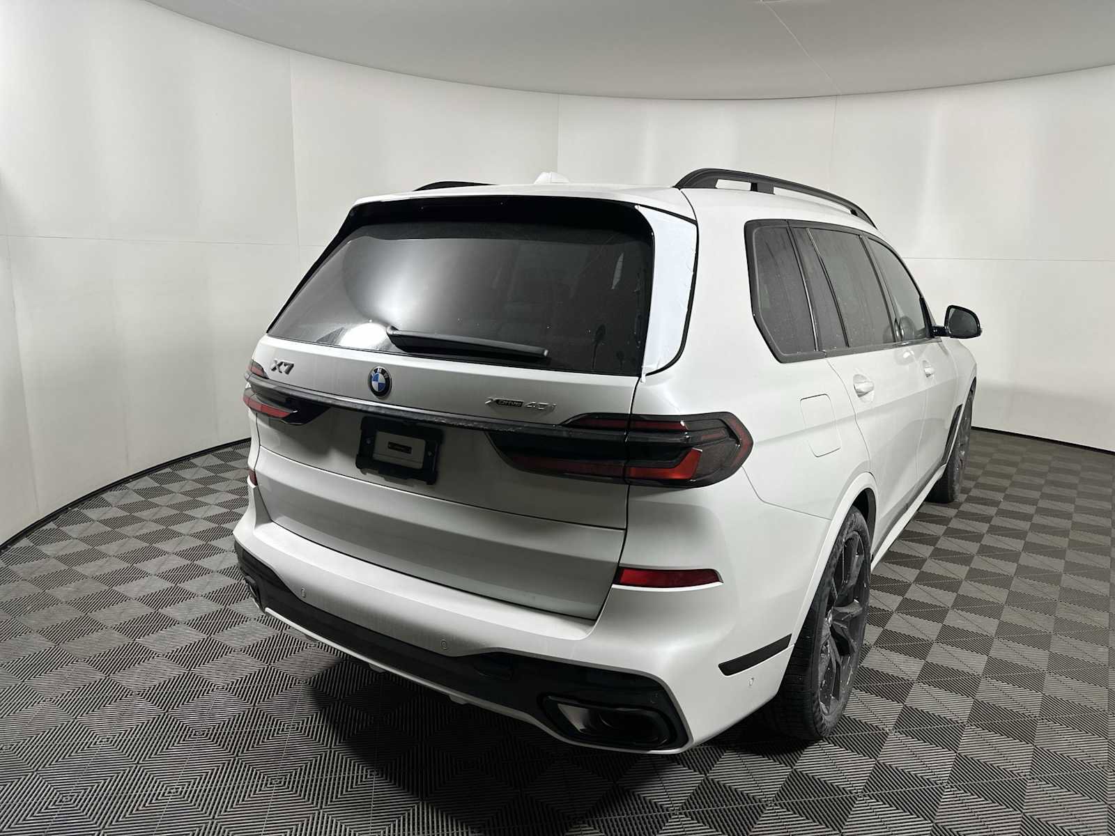 New 2026 BMW X7 xDrive40i w/ Executive Package image 9