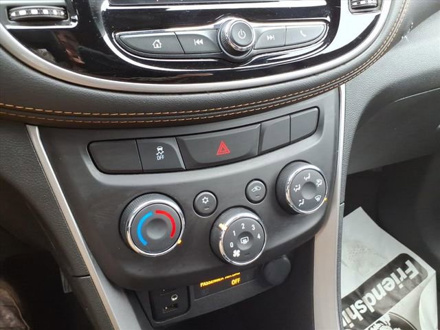 Used 2022 Chevrolet Trax LT w/ LT Convenience Package image 26