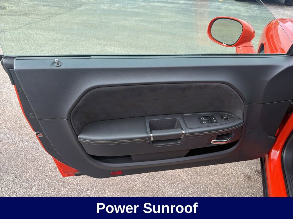 Used 2009 Dodge Challenger SRT8 w/ SRT Option Group II RWD image 19
