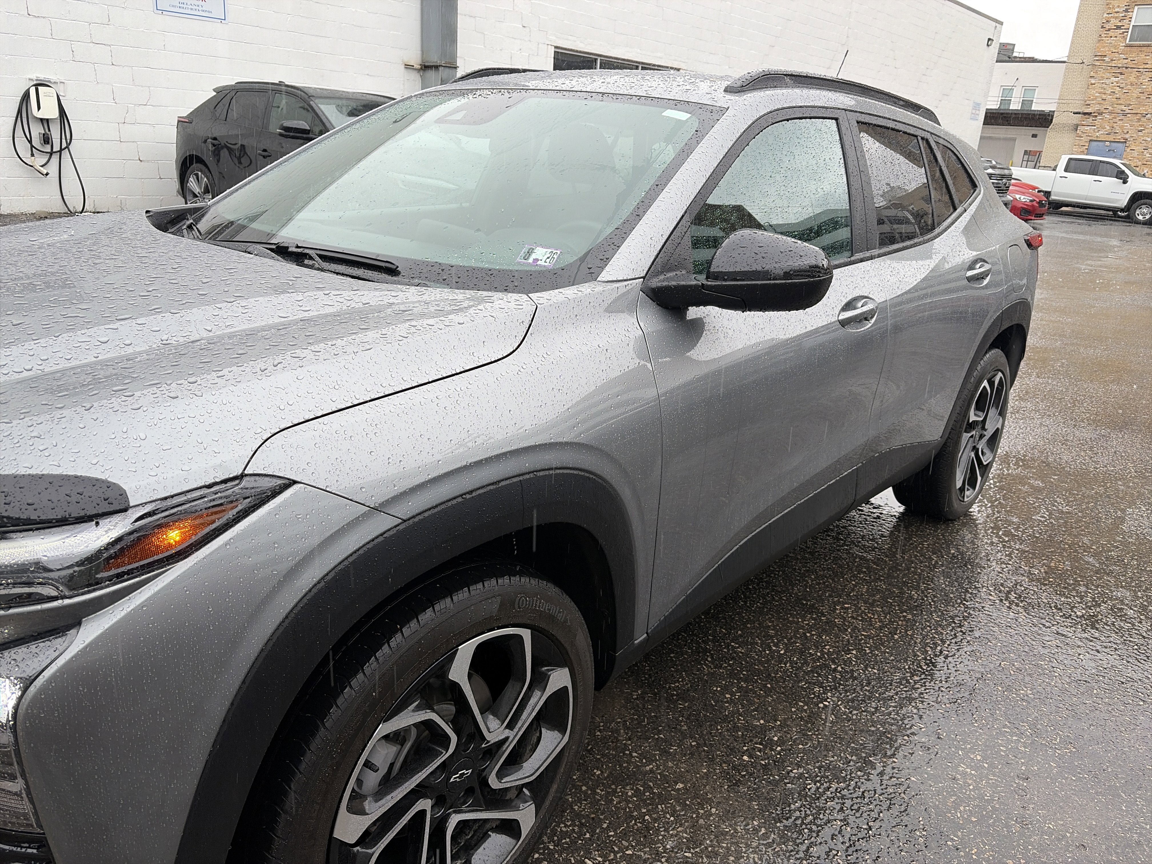 Certified 2024 Chevrolet Trax RS image 1