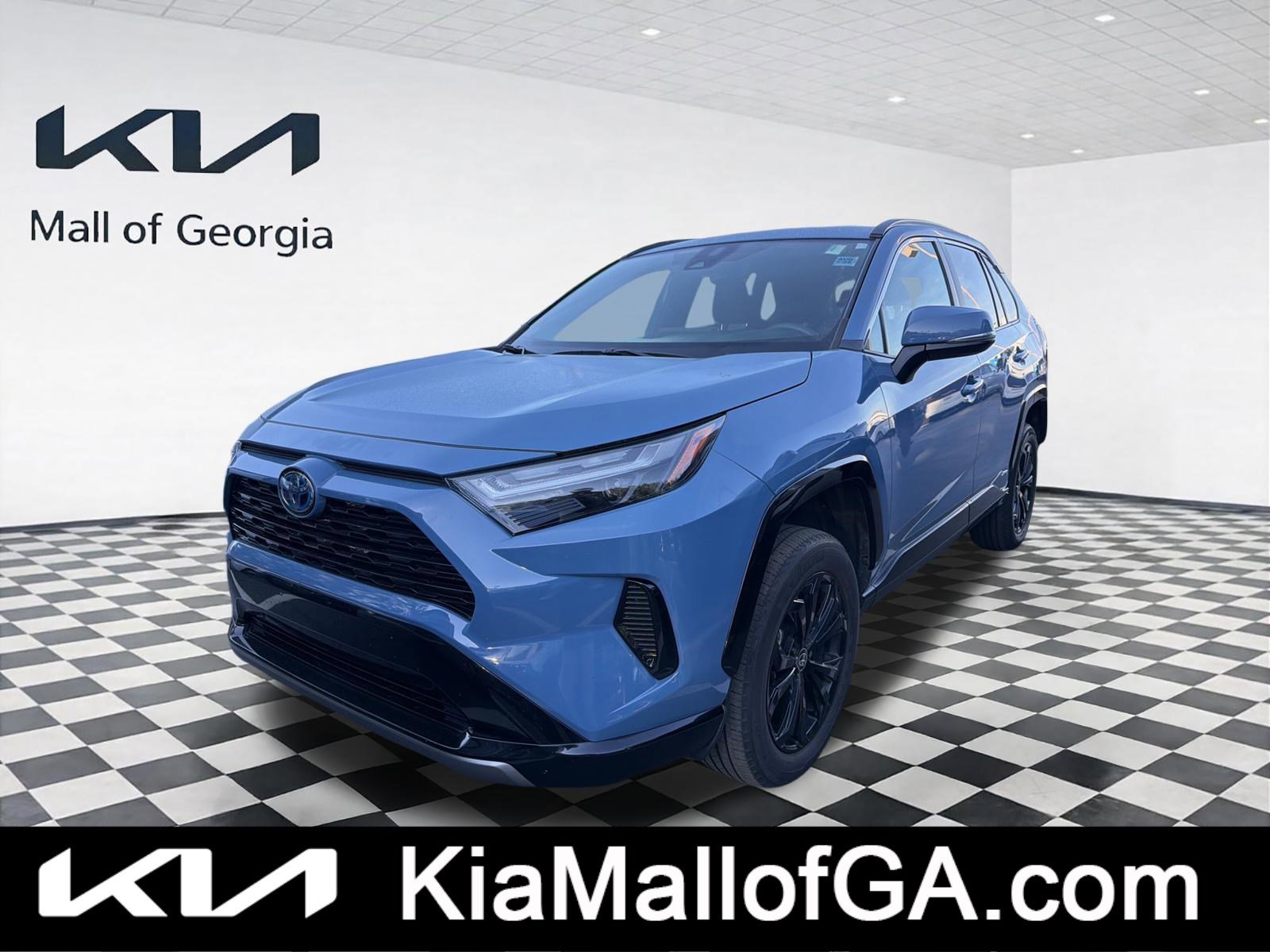 Used 2022 Toyota RAV4 SE image 1