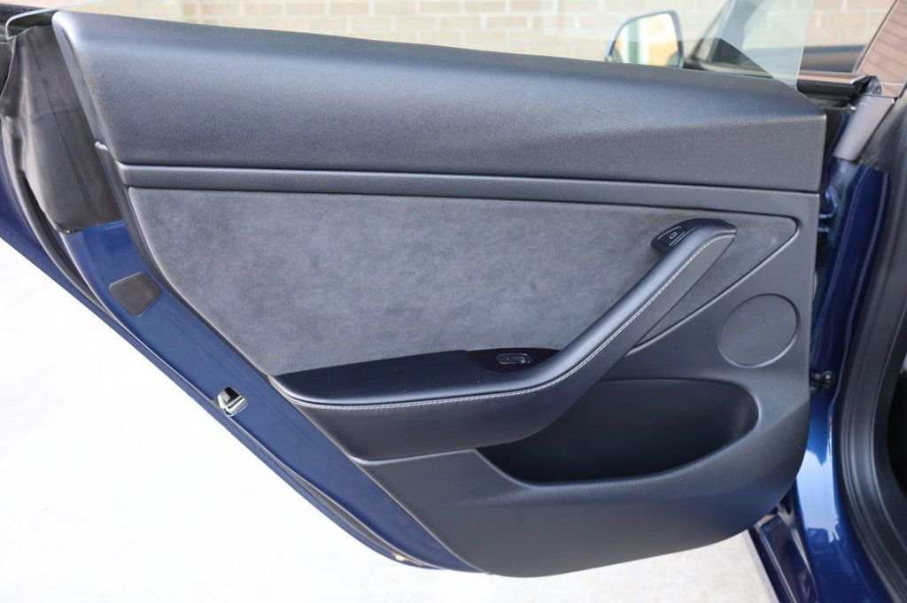 Used 2023 Tesla Model 3 Standard Range image 17