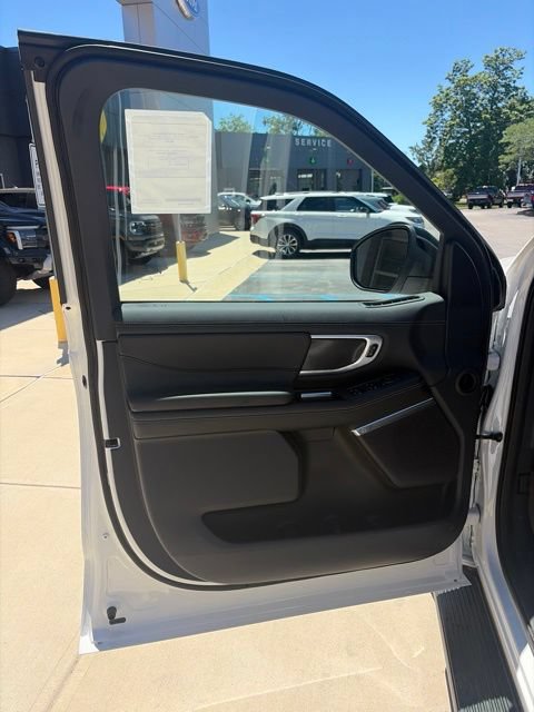 New 2026 Ford Expedition Max Platinum w/ Stealth Appearance Package AWD/4WD image 30
