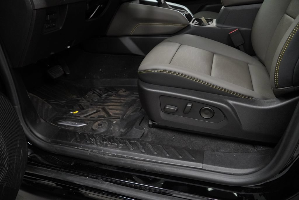 New 2026 Chevrolet Colorado ZR2 w/ Technology Package AWD/4WD image 24