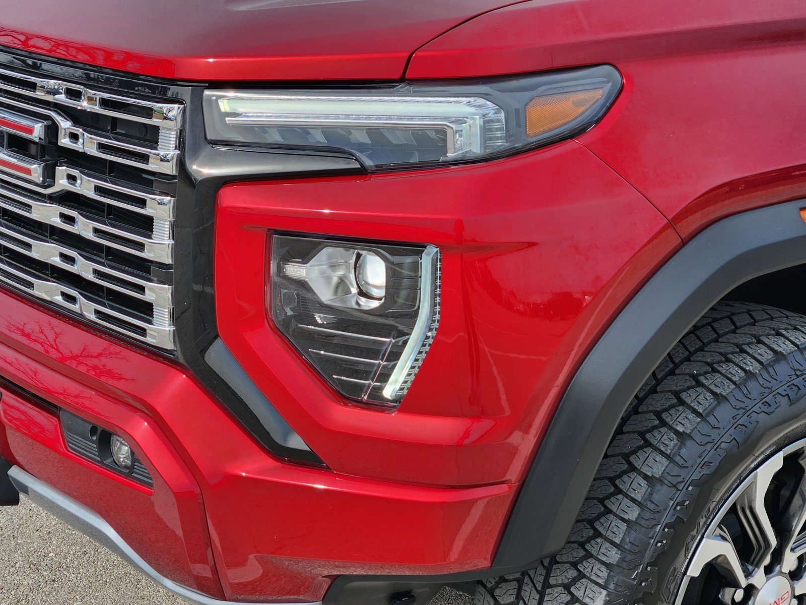 Certified 2025 GMC Canyon Denali image 27