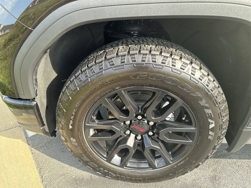 Used 2024 GMC Sierra 1500 Elevation image 16