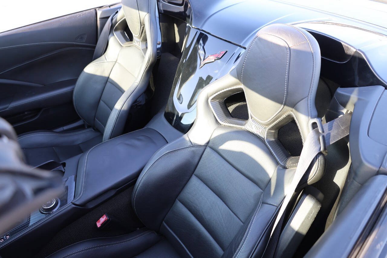 Used 2016 Chevrolet Corvette Z06 w/ 3LZ Preferred Equipment Group RWD image 20