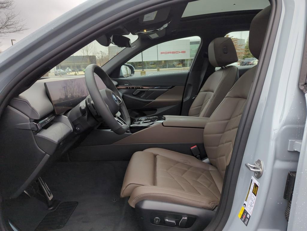 New 2024 BMW i5 eDrive40i w/ M Sport Package image 21