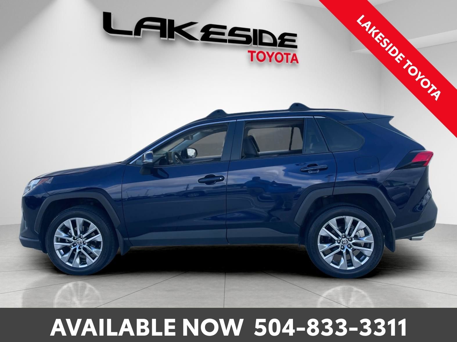 Used 2023 Toyota RAV4 XLE Premium image 3