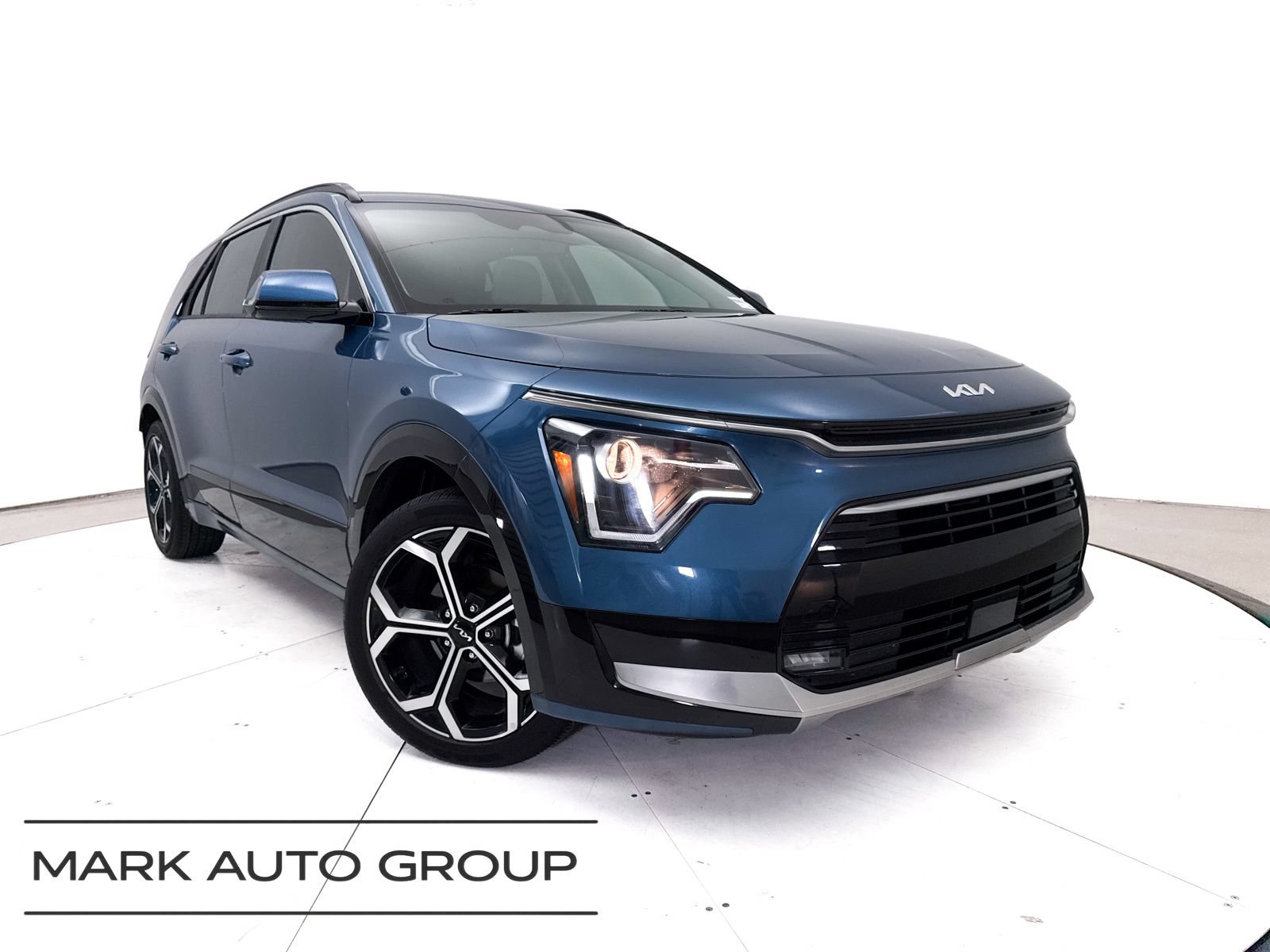 Certified 2025 Kia Niro EX Touring