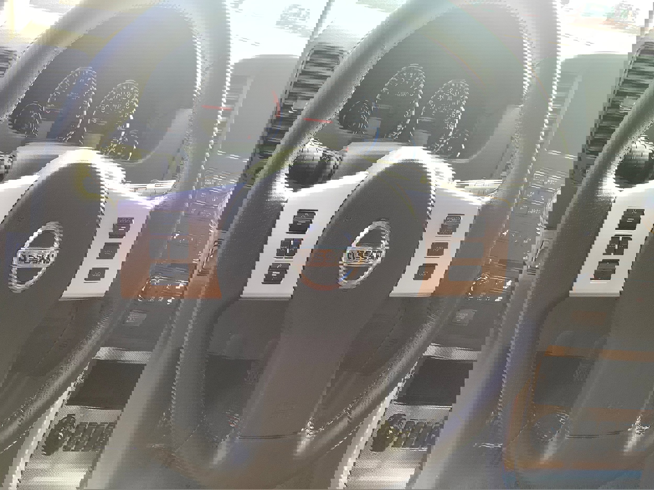 Used 2008 Nissan Pathfinder SE w/ Leather Pkg image 18