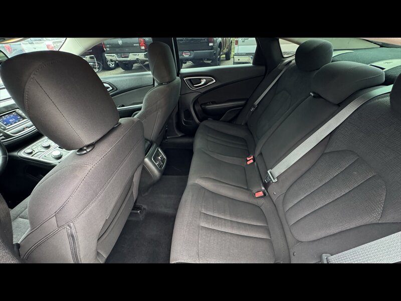 Used 2015 Chrysler 200 Limited w/ Convenience Group FWD image 12