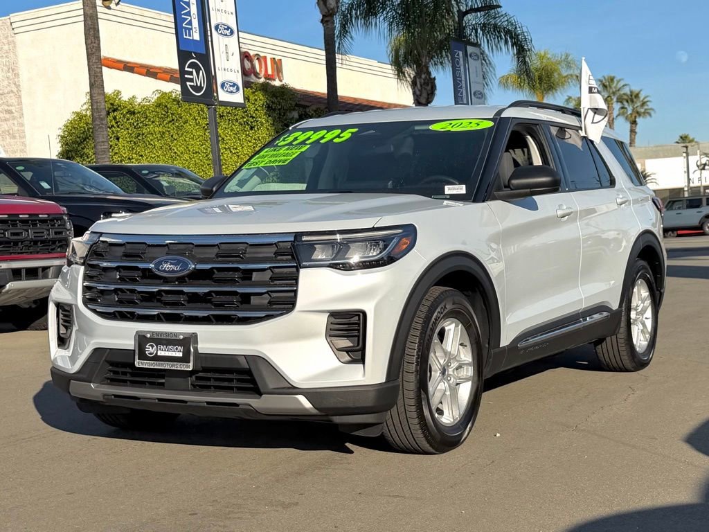 Used 2025 Ford Explorer Active image 4