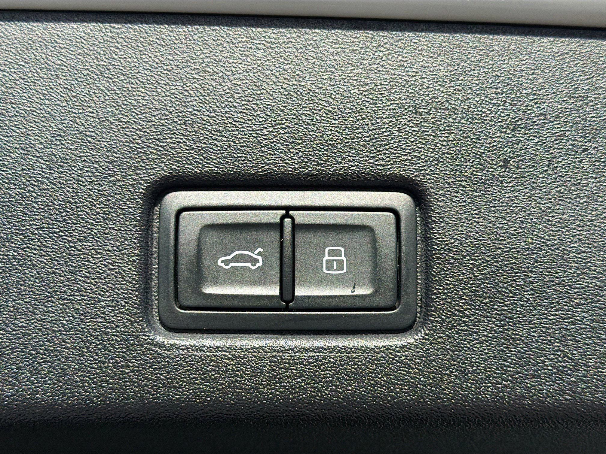 Used 2023 Audi Q4 e-tron Premium Plus image 12