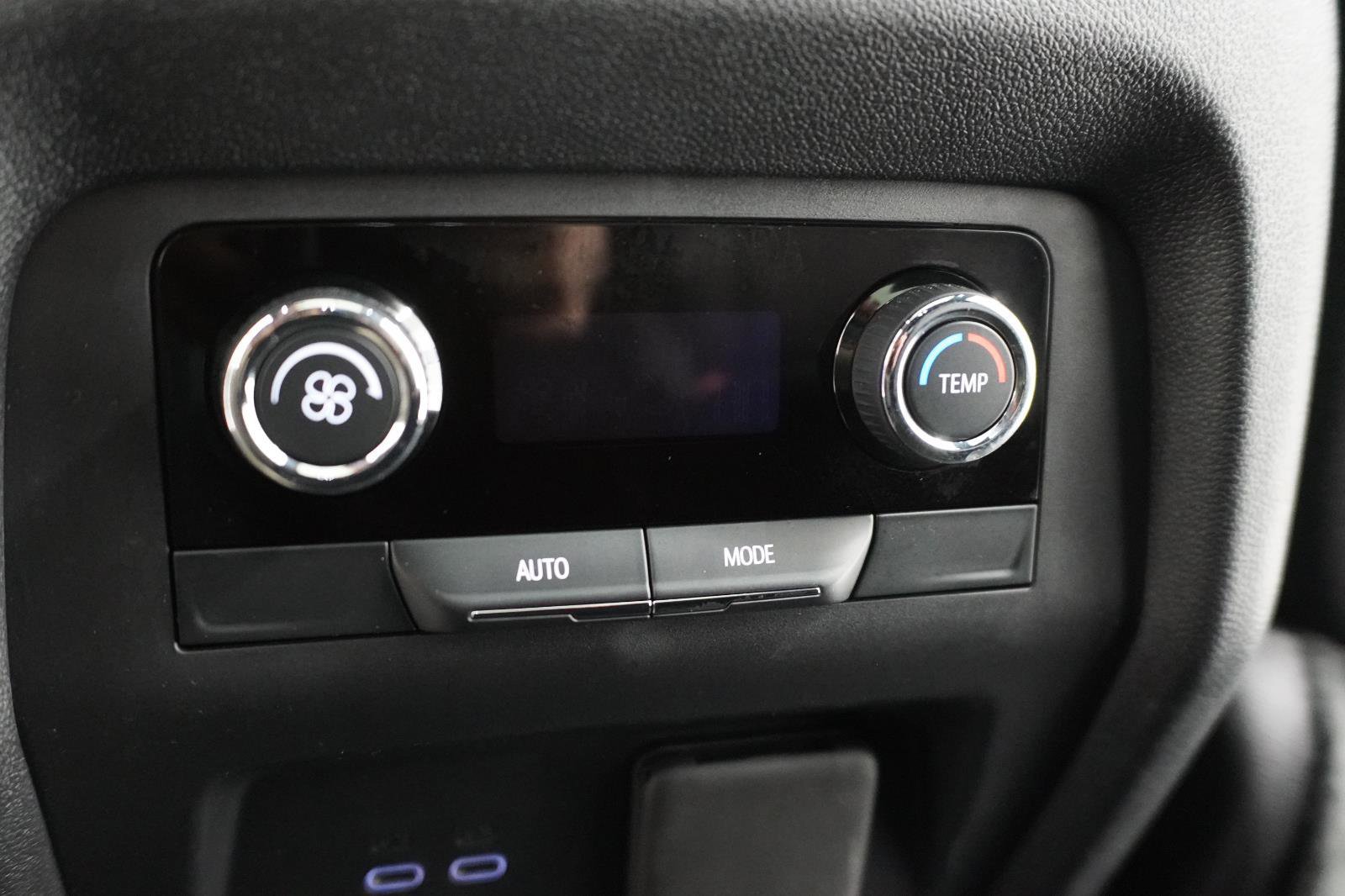 Used 2024 Chevrolet Traverse LT FWD image 42